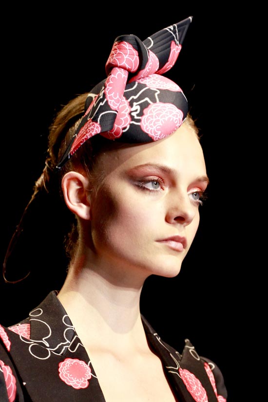 Armani Privé 2011秋冬高级定制帽子