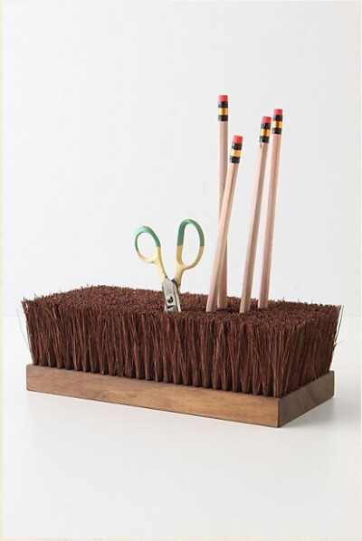 Besom Holder<a class='shortlnk' href='/s/06273b318f1d40e0a' target='_blank' title='http://www.anthropologie.com/anthro/catalog/productdetail.jsp?id=22784342&catId=HOME-NEW&pushId=HOME-NEW&popId=HOME&n…