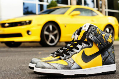 汽车人出击，Nike Sportswear Dunk High‘Bumble Bee’ Customs by Diversitile <a class='shortlnk' href='/s/0fdefb61547297a' target='_blank' title='http://www.kidulty.com/news/id/news/16940'>http://duitan…