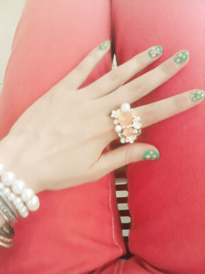 {。桃颜}青色指甲油