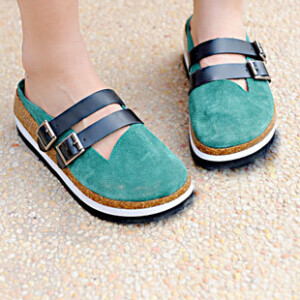 皮带装饰包头凉鞋    <a class='shortlnk' href='/s/1597077132e92df7f' target='_blank' title='http://item.taobao.com/item.htm?id=10079234197&ad_id=&am_id=&cm_id=&pm_id='>http://duitang.com/s/1597077132e92df7f</a>
