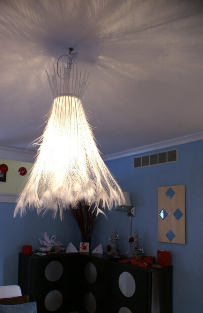 好白的孔雀！！ White Peacock Feather Chandelier