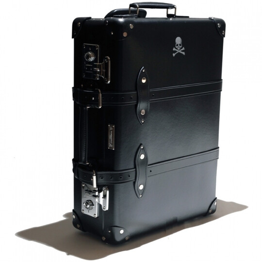 mastermind JAPAN x Globe-Trotter suitcase