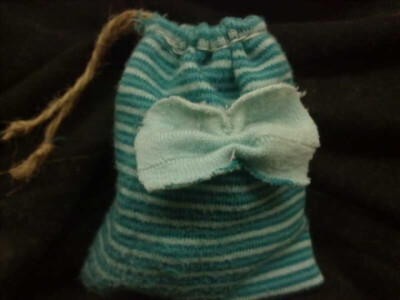 用袜子做的小手工 有点单调就加个蝴蝶结也很美丽 独一无二