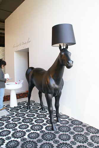  Moooi Horse Lamp 黑马 落地灯