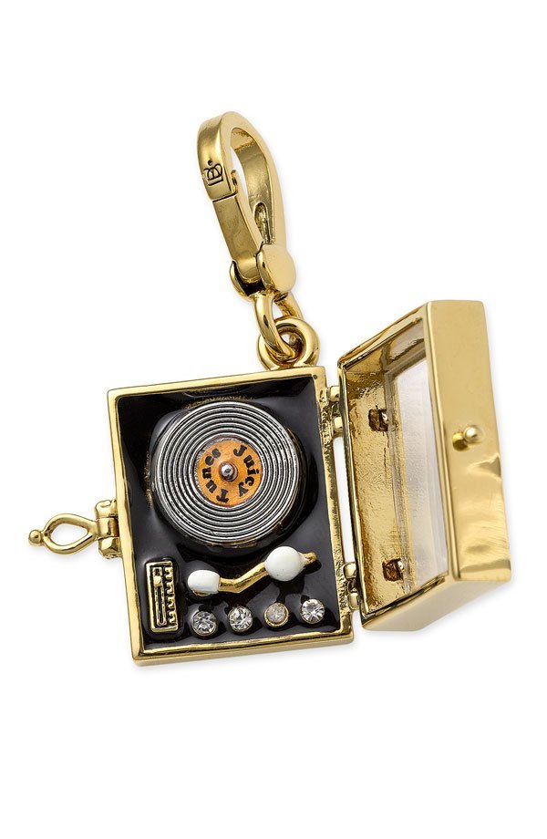 是个钥匙扣吧 Juicy Couture ※Record Player Charm 电唱机