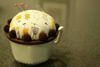 DIY / School of Crafts: Tutorial: Ceramic Cup Pincushion