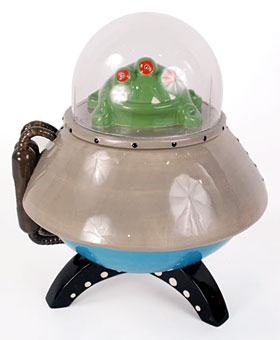 饼干盒子…… Light-Up Alien Space Ship Cookie Jar ($50-100)
