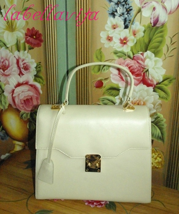 2nd sight vintage bag——pearl<a class='shortlnk' href='/s/11b6a6107564a8443' target='_blank' title='http://item.taobao.com/item.htm?id=7714773571&'>http://duitang.com/s/11b6a6107564a8443</a>