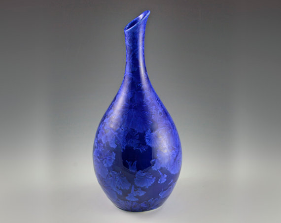 蓝色花瓶,结晶釉陶瓷:独特的器型,润滑而美丽