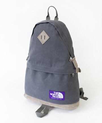 THE NORTH FACE Purple Label推出的新款Original Medium Day Pack采用了PARA面料，简洁的Day Pack包款，沿袭了早在1970年诞生的THE NORTH FACE背包的设计，但使用了更新的材料和细节图案。内里加载波点内衬设计，融