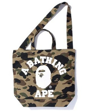 日本潮流品牌A BATHING APE推出的1ST CAMO SHOLDER BAG。