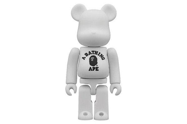 特别标注，A BATHING APE x MEDICOM TOY 100% Be@rbrick<a class='shortlnk' href='/s/1ce2c6fd8c17b25a' target='_blank' title='http://www.kidulty.com/news/id/news/17068'>http://duitang.com/s/1ce2c6fd8c17b25a</a>