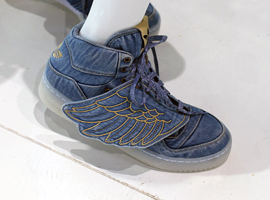 adidas Originals by Originals Jeremy Scott 丹宁翅膀鞋款预览~