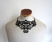 Savannah Lisle Favorites on Etsy Leather lace necklace - black{在我找到它时 它下面写着一行字 已售}