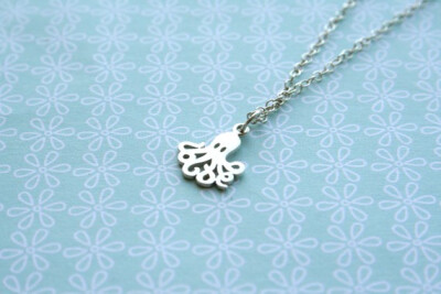  章鱼项链 Tiny Octopus Sterling Silver Necklace by TwoLittleDoves