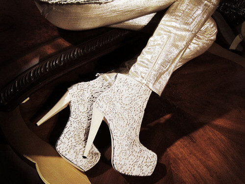 You are my high-heeled shoes , charm, noble and elegant.