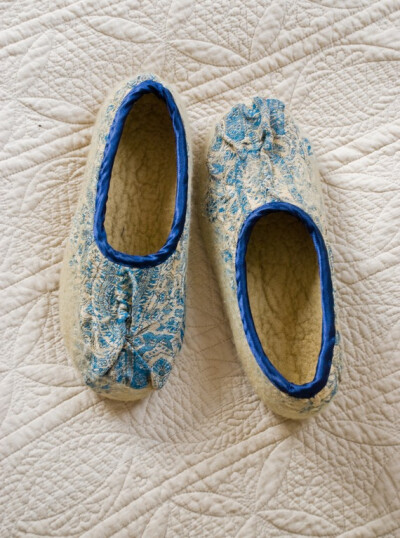 Felted slippers Royal blue EU 39 US 85 UK 65 by ing00te on Etsy Felted slippers Royal blue EU 39, US 8.5, UK 6.5 毛毡slipper 女鞋