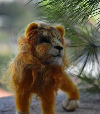 Needle felted LionKing of BeastsSoft by darialvovsky on Etsy 毛毡金毛狮王