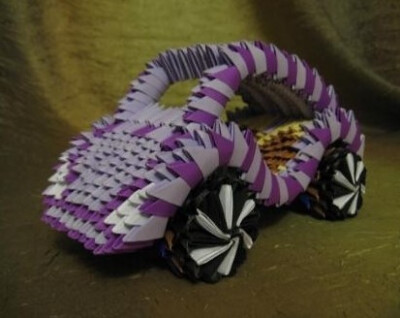 折纸三角插小汽车制作教程 折纸三角插小汽车制作教程完成后精美的效果图