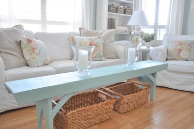 coffee table in turquoise ahhhhh simplicity