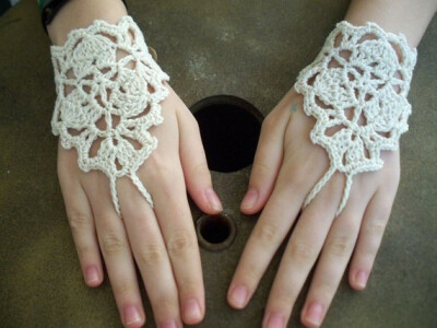 lace gloves yasofingerless cream Beige by yasoknitting on Etsy lace gloves yasofingerless cream Beige