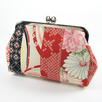 Frame Pouch Japanese Kimono Red by fieldofroses on Etsy Frame Pouch - Japanese Kimono Red