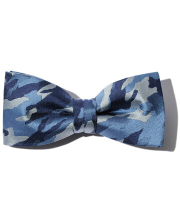 日本潮流品牌SOPHNET.推出的CAMOUFLAGE BOW TIE。