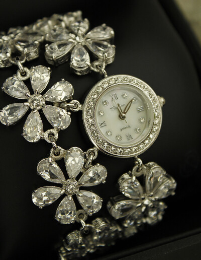 奥地利水晶 大牌 高调美 双层 锆石 花朵 高档手表
