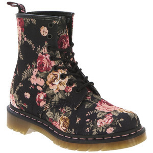 Dr. Martens 1460 8 Eye Victorian Flowers - Polyvore秋冬的必需品————boots (还是碎花的~~)