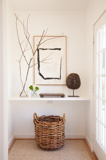 Simple foyer dressing