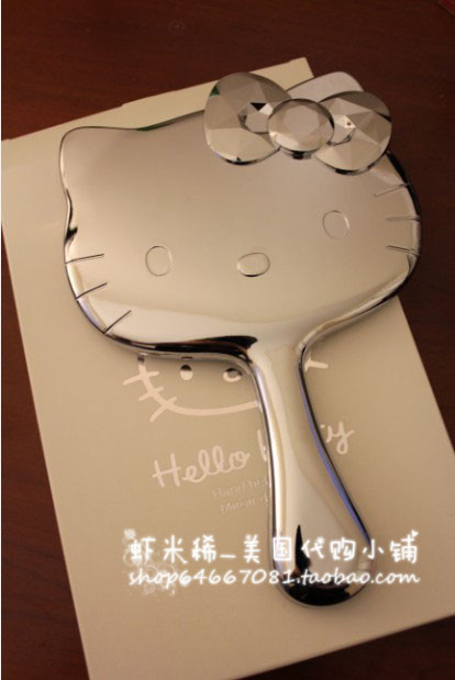 Hello Kitty 限量手拿镜 <a class='shortlnk' href='/s/117a19df3032cd492' target='_blank' title='http://item.taobao.com/item.htm?id=9350967660#'>http://duitang.com/s/117a19df3032cd492</a>