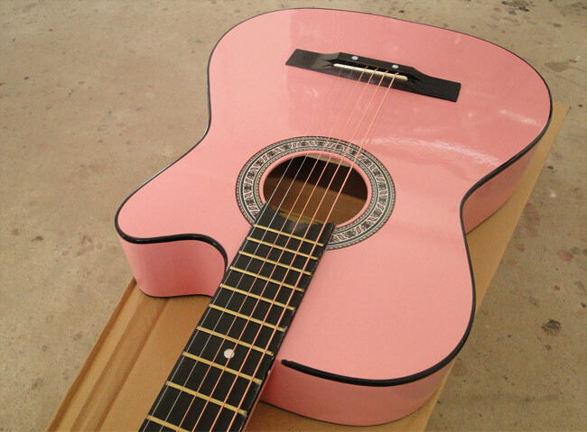 缺角吉他粉色