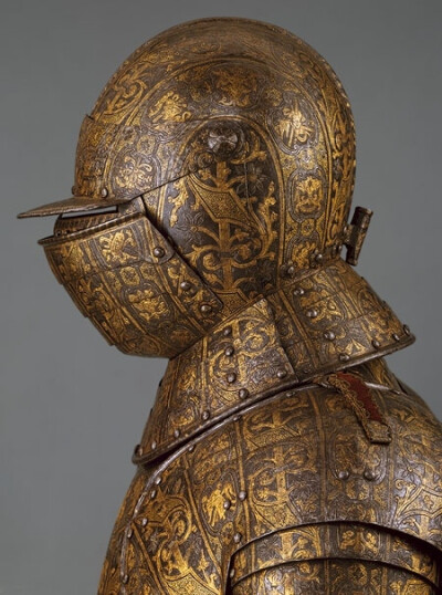 Cavalry Armor, ca. 1600 大约1600年的骑兵盔甲 产地：意大利（米兰） 材质工艺：钢、雕刻、镀金