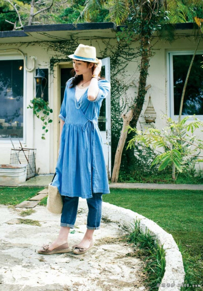 既有棉布的轻柔舒适又有牛仔布特有的色泽，就像夏季的晴空，爽朗大气。f508.com