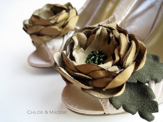 SIENNA flower shoe clips by ChloeANDMaddie on Etsy SIENNA flower shoe clips