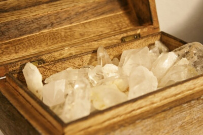 Rough Quartz Points mined in Arkansas Raw by witchysparkles Rough Quartz Points mined in Arkansas Raw Crystals Natural unpolished and not tu