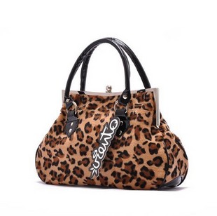 <a class='shortlnk' href='/s/010602cfb6e880d49' target='_blank' title='http://item.taobao.com/item.htm?id=12502654879'>http://duitang.com/s/010602cfb6e880d49</a>