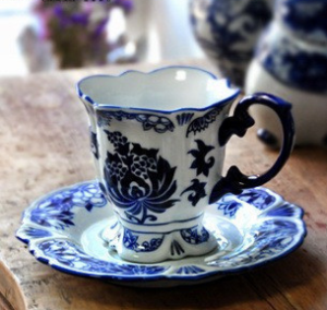 青花瓷咖啡杯                <a class='shortlnk' href='/s/1425623ae54e9d869' target='_blank' title='http://item.taobao.com/item.htm?id=10445975552&ad_id=&am_id=&cm_id=&pm_id='>http://duitang.com/s/1425623ae54e9d869</a>