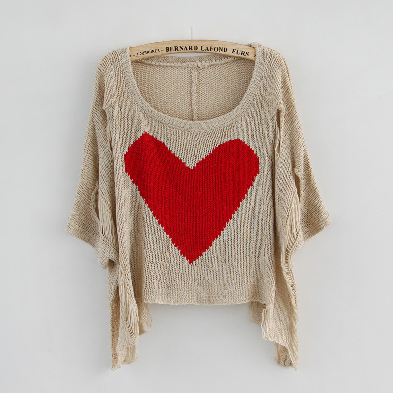 【Dora】镂空心形短款蝙蝠斗篷罩衫毛衣