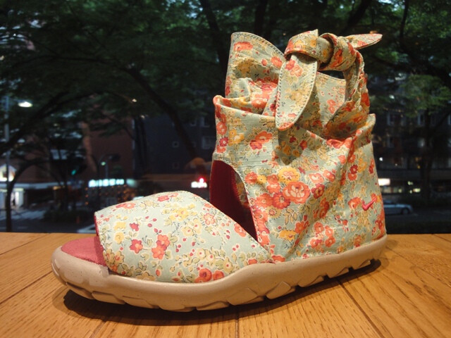 liberty x nike 碎花鞋