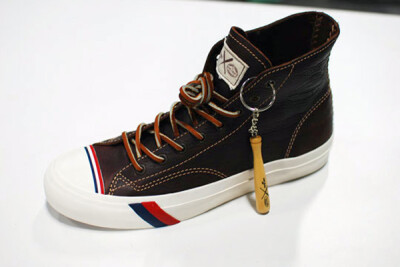 棒球元素加身，PRO-Keds与Louisville Slugger联名推出产品<a class='shortlnk' href='/s/1ce2c35a38800be1' target='_blank' title='http://www.kidulty.com/news/id/news/17474'>http://duitang.com/s/1ce2c35a3880…