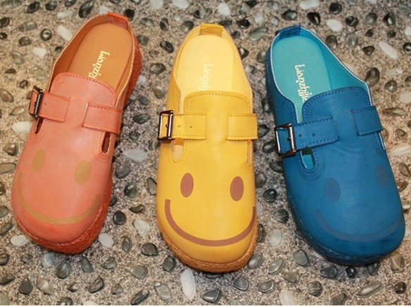 包头笑脸平底凉拖鞋