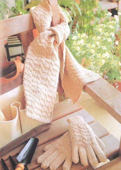  麻花围巾和手套 毛线编织