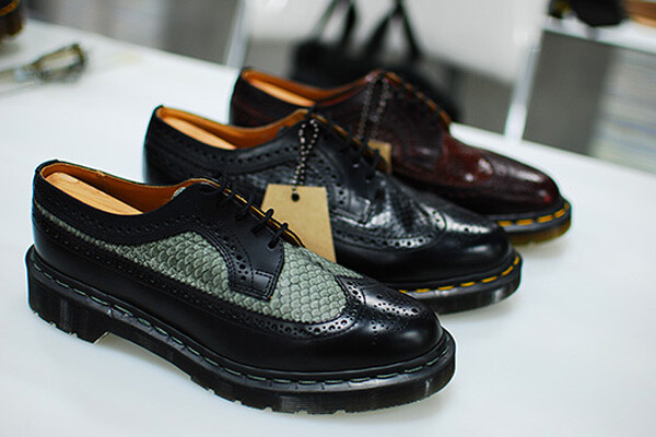 鱼鳞纹加持，Dr. Martens 2012年春季将推出“Made in England” Fish Scale Brogues<a class='shortlnk' href='/s/1ce2c35a38db9996' target='_blank' title='http://www.kidulty.com/news/id/news/17491'>http://duitang.com/s/1ce2c35a38db9996</a>