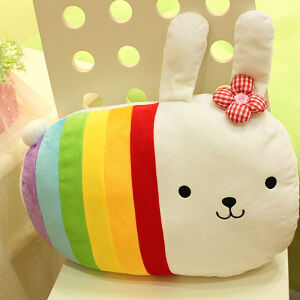  正品彩虹兔抱枕。给家里添一点温馨的感觉。