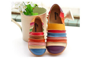 彩虹条牛皮鞋。只想和你在一起，平静度日。