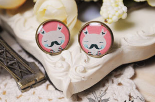 爱丽丝兔子老爷可爱耳钉耳夹 <a class='shortlnk' href='/s/06295df835eaf7817' target='_blank' title='http://item.taobao.com/item.htm?id=9888184916&ad_id=&am_id=&cm_id=&pm_id='>http://duitang.com/s/06295df835eaf7817</a>