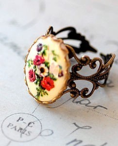 Daisy Vintage Blossom Cameo Ring by crushjewels on Etsy Daisy Vintage Blossom Cameo Ring