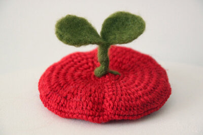 mi。这是一顶发芽的小红帽。